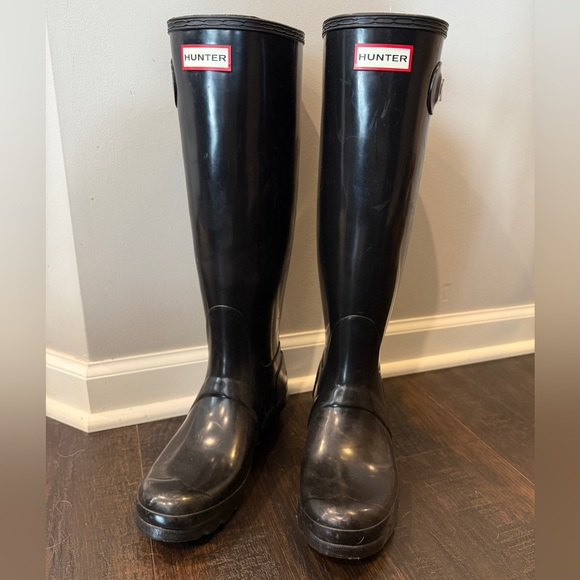 Hunter Classic Black Waterproof Boots - Picture 1 of 5